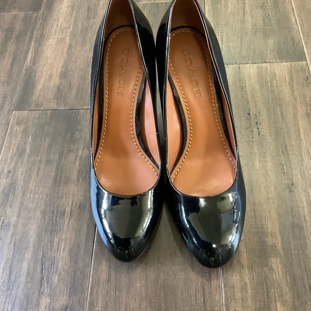 Coach Factory Black Patent Leather Almond Toe Career Pumps Size 9